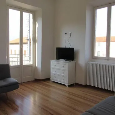 Luminoso In A Stresa